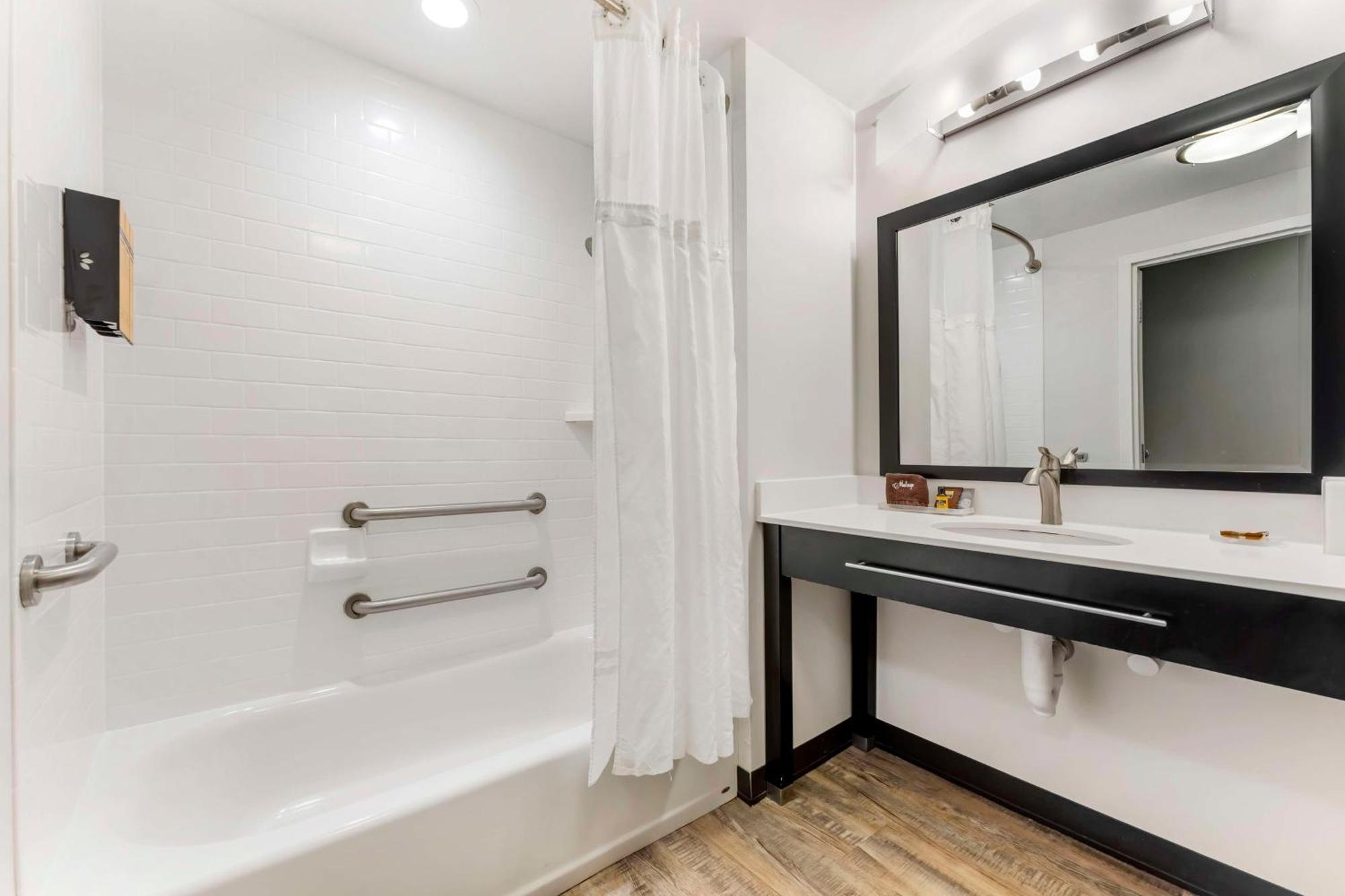 Best Western Plus Cranberry-Pittsburgh North Кранбери Тауншип Екстериор снимка